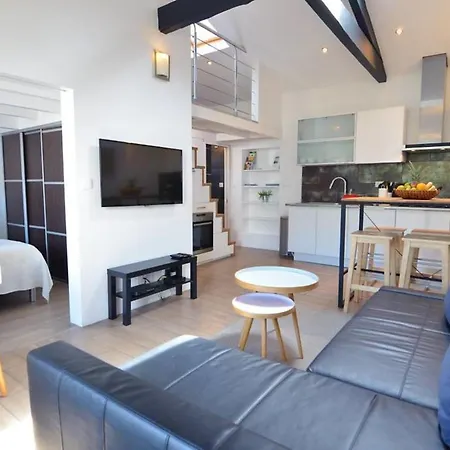 アパート Argia Cozy & Modern With 2 Bedrooms - Balcony - City Center