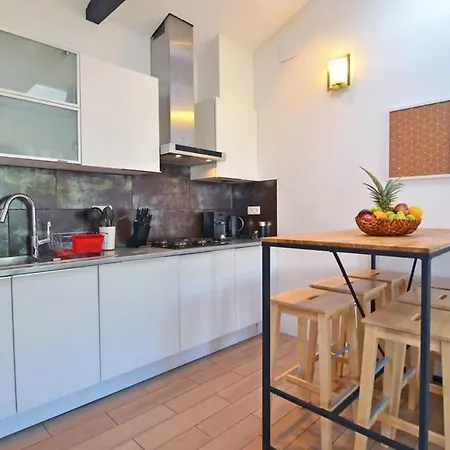 Argia Cozy & Modern With 2 Bedrooms - Balcony - City Center ビアリッツ